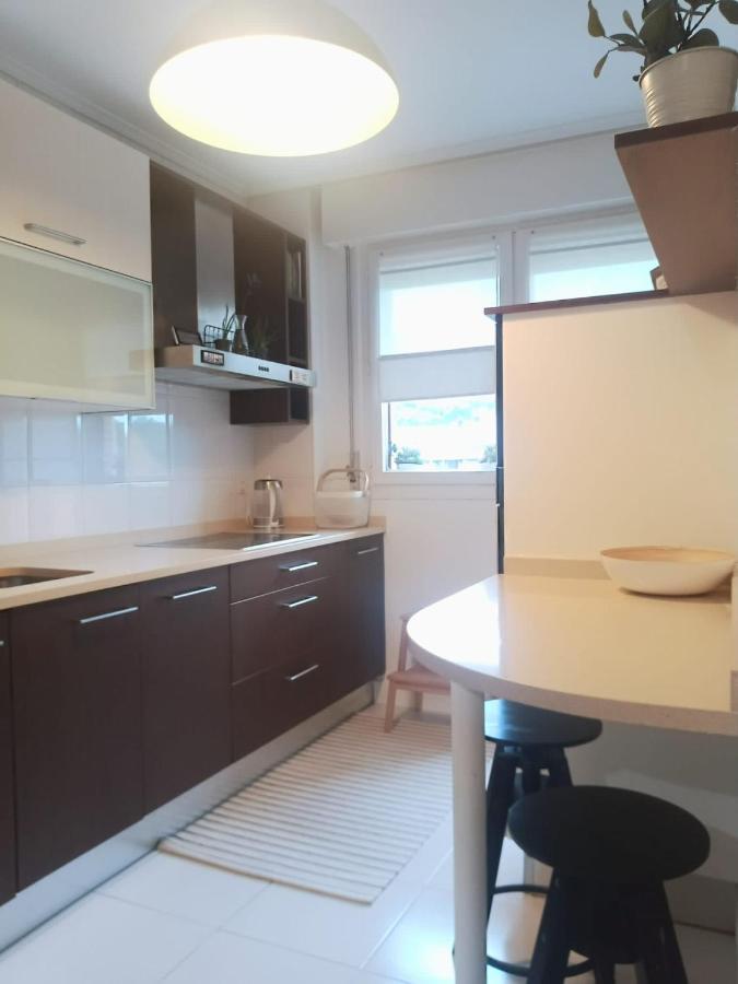 Apartamento Con Suite, Zona De Trabajo Y Yoga Wifi Y Garaje Castro Urdiales Luaran gambar