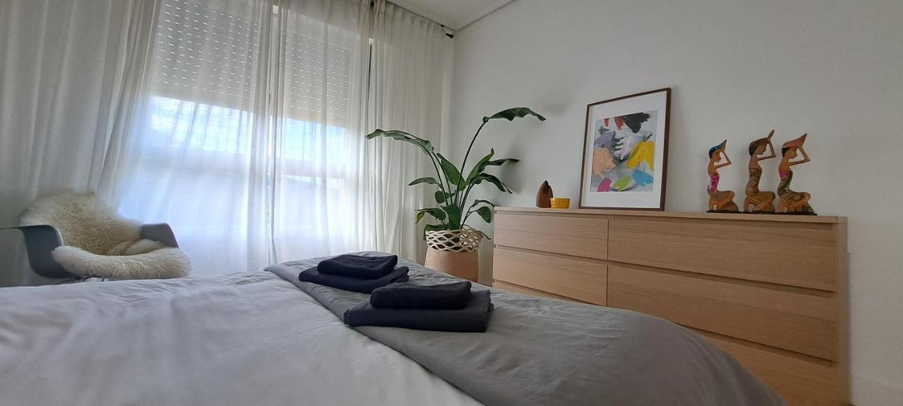 Apartamento Con Suite, Zona De Trabajo Y Yoga Wifi Y Garaje Castro Urdiales Luaran gambar