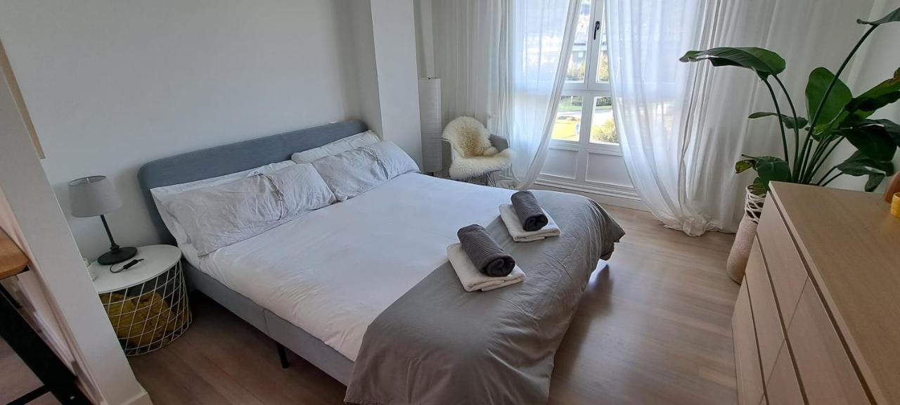 Apartamento Con Suite, Zona De Trabajo Y Yoga Wifi Y Garaje Castro Urdiales Luaran gambar